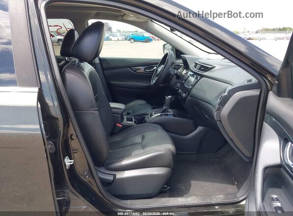 5N1AT2MV8HC857685 2017 NISSAN ROGUE Green Widok wnętrza z przodu