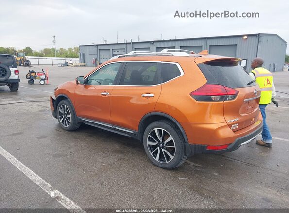 5N1AT2MV9HC740049 2017 NISSAN ROGUE Оранжевый Задняя левая четверть