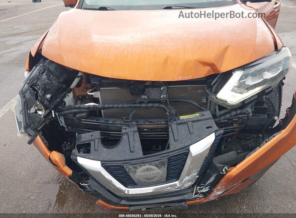 5N1AT2MV9HC740049 2017 NISSAN ROGUE Оранжевый Вид спереди