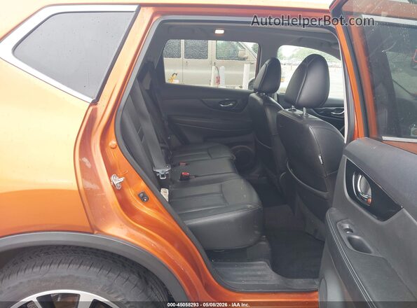 5N1AT2MV9HC740049 2017 NISSAN ROGUE Оранжевый Вид наклейки с VIN-кодом