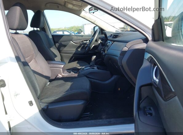 5N1AT2MV9JC791542 2018 NISSAN ROGUE Белый Вид салона спереди