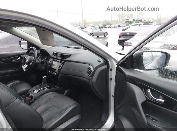 5N1AT2MVXJC808817 2018 NISSAN ROGUE Silver 