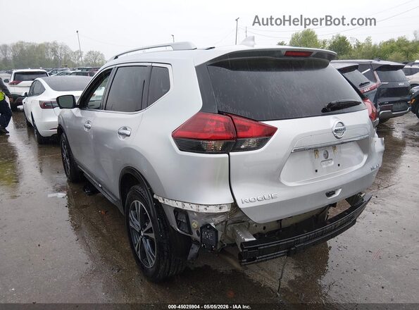 5N1AT2MVXJC808817 2018 NISSAN ROGUE Silver 