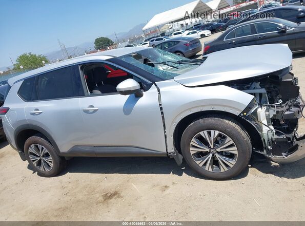 5N1AT3BA1MC819988 2021 NISSAN ROGUE Silver Вид задньої частини салону