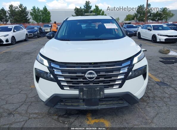 5N1BT3AA4SC781644 2025 NISSAN ROGUE White Вид задньої частини салону