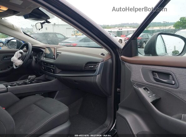 5N1BT3AB2PC754331 2023 NISSAN ROGUE Черный Вид салона спереди
