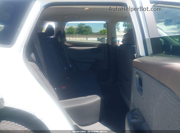 5N1BT3AB3PC795874 2023 NISSAN ROGUE White Vista de la etiqueta del VIN