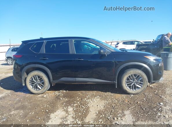 5N1BT3AB4PC686923 2023 NISSAN ROGUE Черный Вид задней части салона