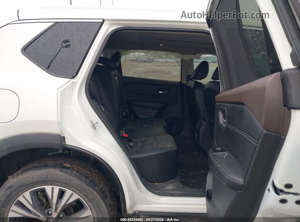 5N1BT3BA1PC905424 2023 NISSAN ROGUE White VIN sticker view