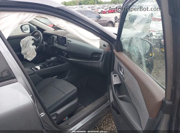 5N1BT3BA9PC684798 2023 NISSAN ROGUE Gray Вид салону спереду