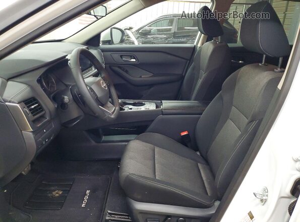 5N1BT3BAXTC688238 2026 NISSAN ROGUE White Front interior view