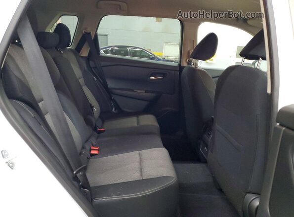 5N1BT3BAXTC688238 2026 NISSAN ROGUE White Rear seats view