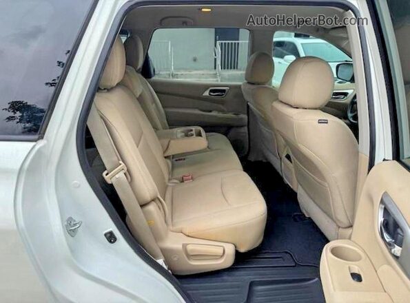 5N1DR2MM1HC627750 2017 NISSAN PATHFINDER White Rear interior view
