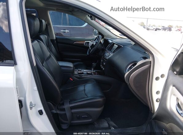 5N1DR2MM6HC628389 2017 NISSAN PATHFINDER Белый Вид салона спереди