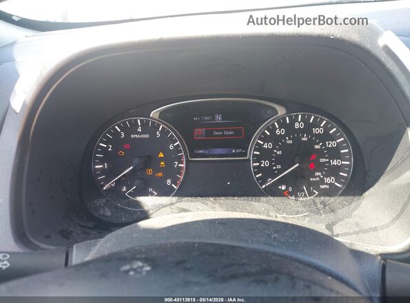 5N1DR2MM6HC656337 2017 NISSAN PATHFINDER Silver Rear seats view