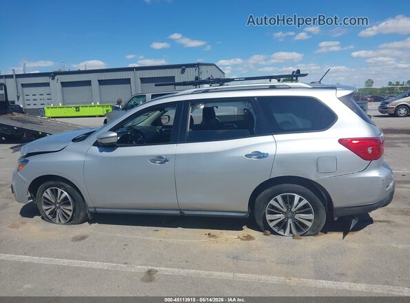 5N1DR2MM6HC656337 2017 NISSAN PATHFINDER Silver 360 interior view