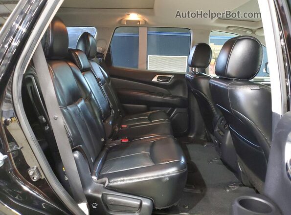 5N1DR2MM8HC647428 2017 NISSAN PATHFINDER Black Rear interior view