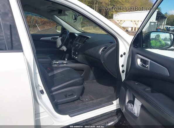 5N1DR2MM9JC613519 2018 NISSAN PATHFINDER White Vista interior delantera