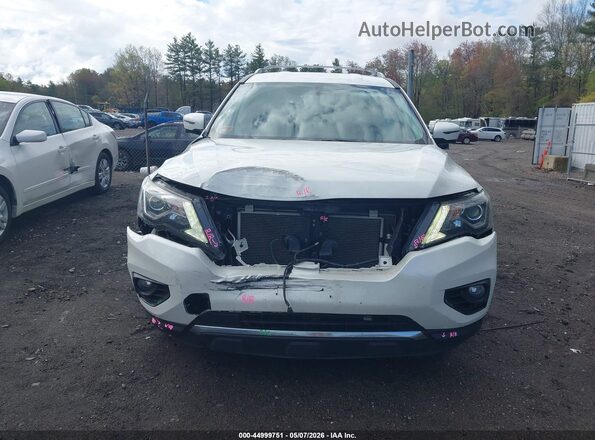 5N1DR2MM9JC613519 2018 NISSAN PATHFINDER White Vista interior trasera