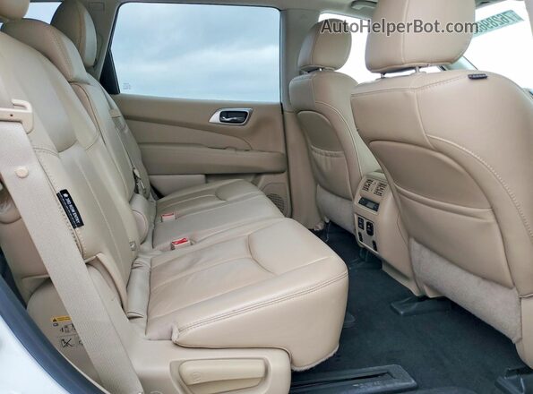 5N1DR2MN0JC662729 2018 NISSAN PATHFINDER White Rear interior view
