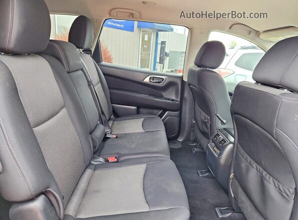 5N1DR2MN2HC673127 2017 NISSAN PATHFINDER Silver 