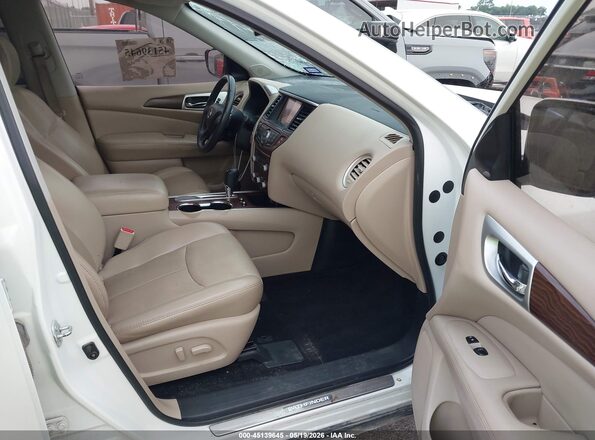 5N1DR2MN2HC686864 2017 NISSAN PATHFINDER White Front interior view
