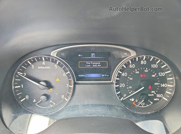 5N1DR2MN2HC698657 2017 NISSAN PATHFINDER Red Vista del cuadro de instrumentos