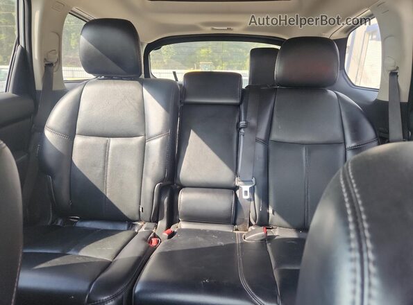 5N1DR2MN5JC605846 2018 NISSAN PATHFINDER Серебряный Вид задних сидений