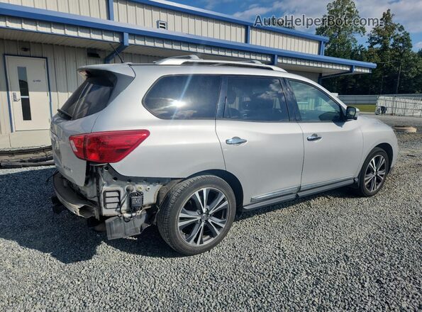 5N1DR2MN5JC605846 2018 NISSAN PATHFINDER Серебряный Задняя правая четверть