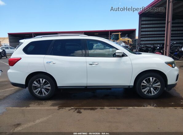 5N1DR2MN8HC685721 2017 NISSAN PATHFINDER White Vista interior trasera