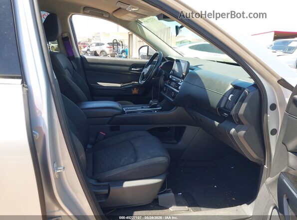 5N1DR3BA7NC228089 2022 NISSAN PATHFINDER Silver Widok wnętrza z przodu