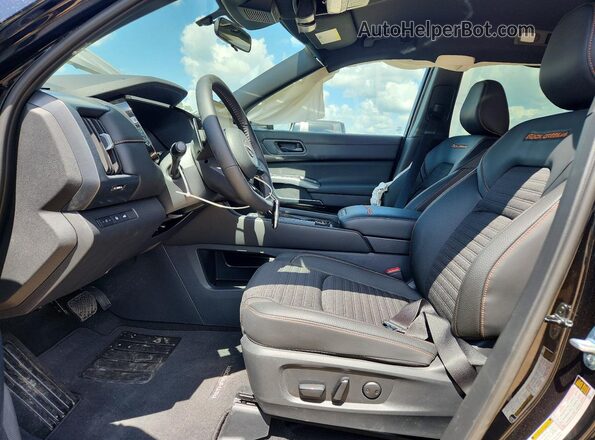 5N1DR3BDXSC308380 2025 NISSAN PATHFINDER Black Vista interior delantera
