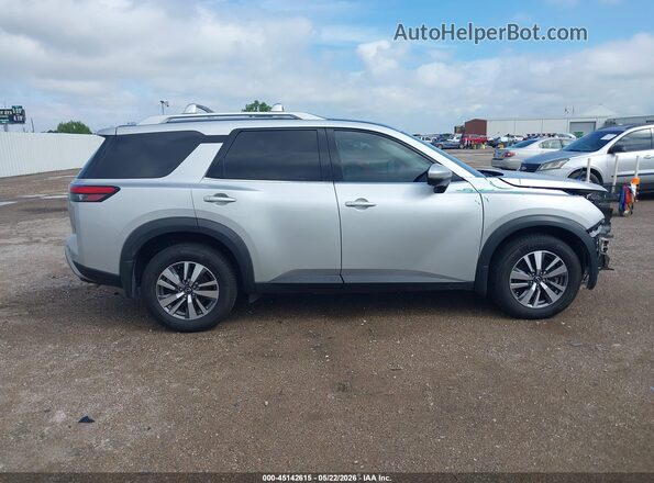 5N1DR3CC3PC231235 2023 NISSAN PATHFINDER Silver 360 interior view