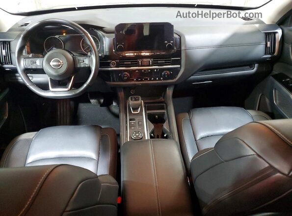 5N1DR3CC5RC217713 2024 NISSAN PATHFINDER Gray Widok deski rozdzielczej