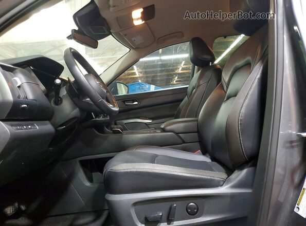 5N1DR3CC5RC217713 2024 NISSAN PATHFINDER Gray Widok wnętrza z przodu