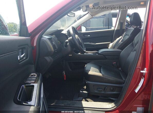 5N1DR3CD6PC207407 2023 NISSAN PATHFINDER Красный Вид салона спереди