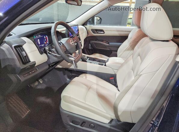 5N1DR3CE3TC222353 2026 NISSAN PATHFINDER Blue Vista interior delantera