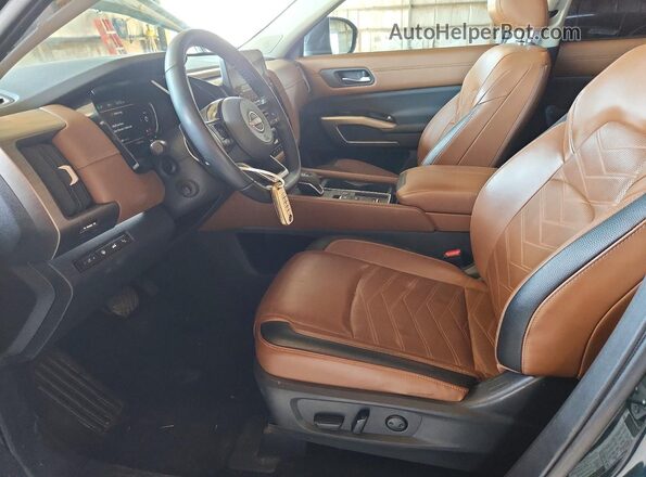 5N1DR3DG1PC231204 2023 NISSAN PATHFINDER Charcoal Vista interior delantera