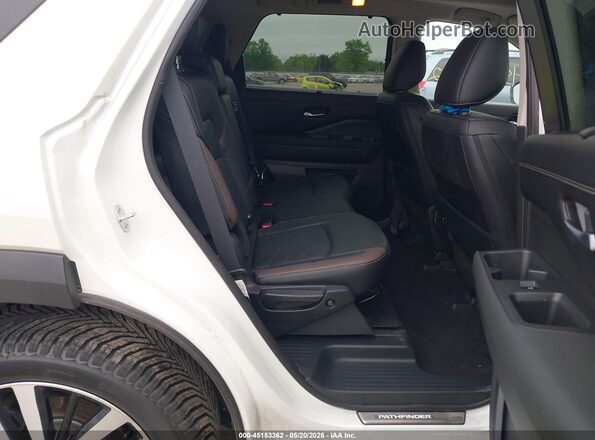 5N1DR3DJ8PC205341 2023 NISSAN PATHFINDER White Widok naklejki z numerem VIN