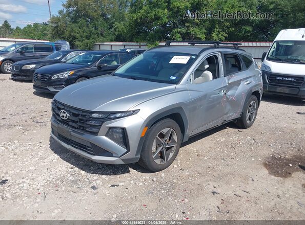 5NMJB3DE3SH467115 2025 HYUNDAI TUCSON Silver Vista tres cuartos delantera izquierda