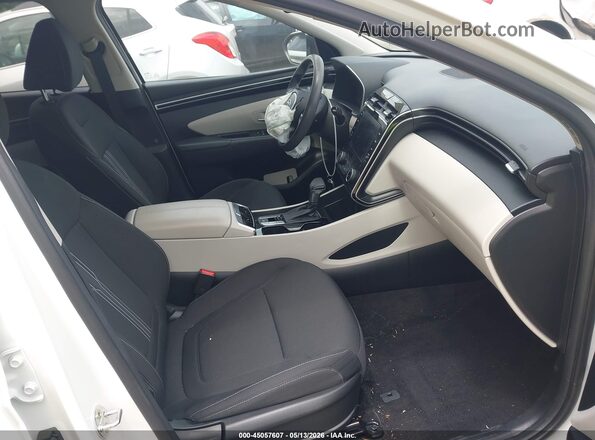 5NMJBCAE3PH197847 2023 HYUNDAI TUCSON White Front interior view