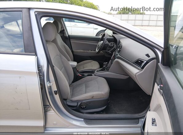 5NPD74LF0HH166375 2017 HYUNDAI ELANTRA Silver წინა სალონის ხედი