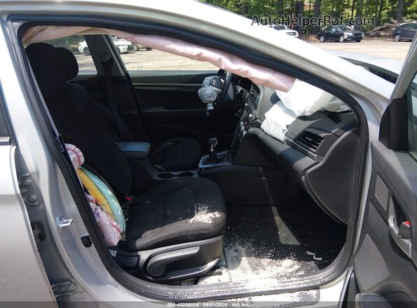 5NPD74LF0KH478588 2019 HYUNDAI ELANTRA Серебряный Вид салона спереди