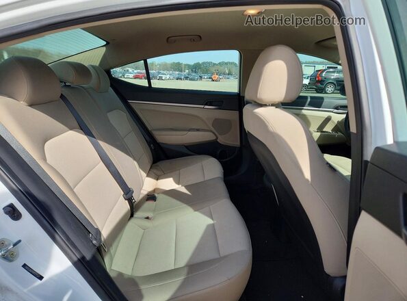 5NPD74LF1JH221521 2018 HYUNDAI ELANTRA White Widok tylnych siedzeń