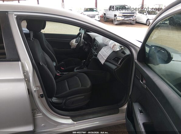 5NPD74LF2JH338993 2018 HYUNDAI ELANTRA Silver 