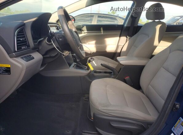 5NPD74LF2JH387157 2018 HYUNDAI ELANTRA Синий Вид салона спереди