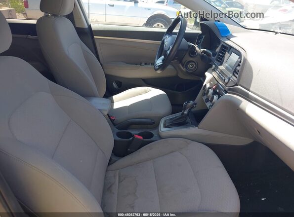 5NPD74LF4KH476861 2019 HYUNDAI ELANTRA Silver Front interior view