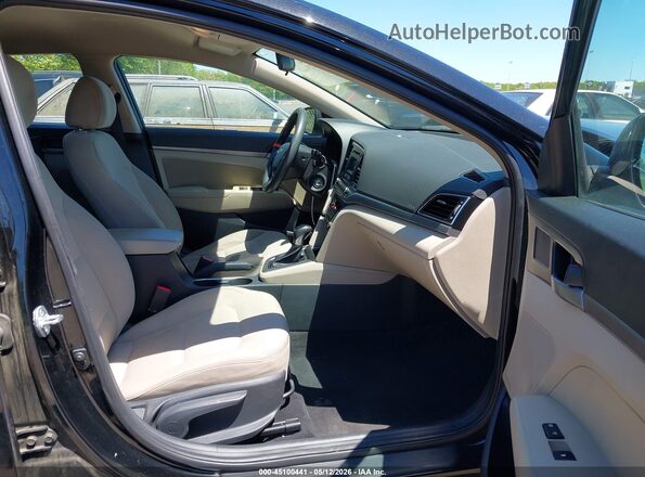 5NPD74LF7JH237884 2018 HYUNDAI ELANTRA Black Widok wnętrza z przodu