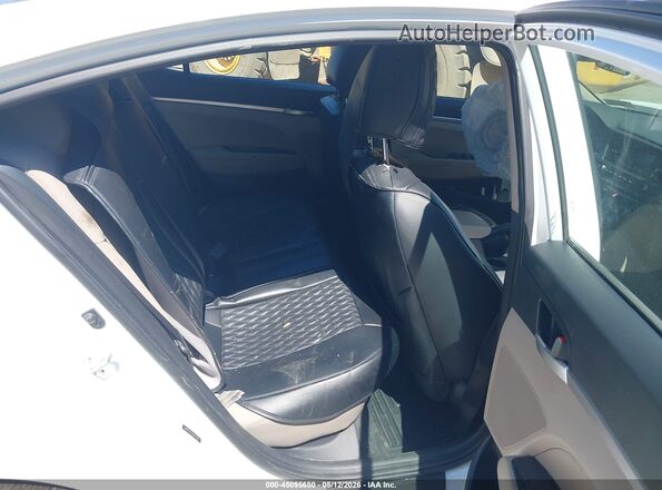 5NPD74LF7KH427458 2019 HYUNDAI ELANTRA White Vista de la etiqueta del VIN
