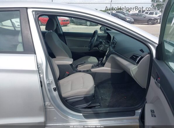 5NPD74LFXHH212312 2017 HYUNDAI ELANTRA Silver Front interior view